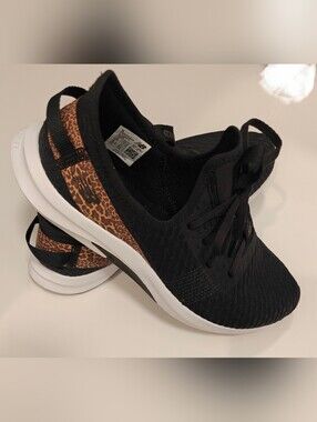 New Balance Women's DynaSoft Nergize Sport V2 Cross Trainer Blk leopard Size 10